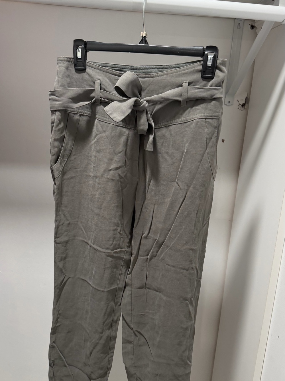 BCBG generation grey-Taupe Tie-Waist Linen-Blend Trousers